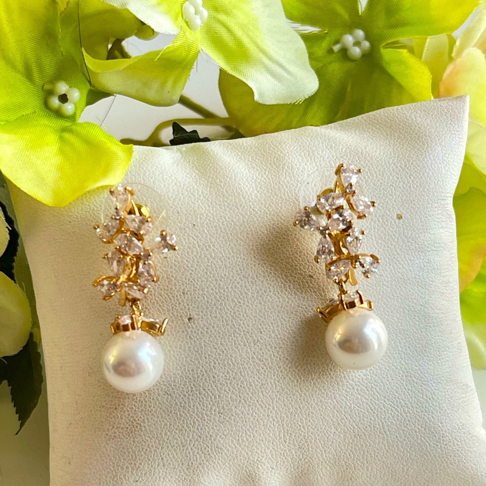 Elegant pearl drop earrings